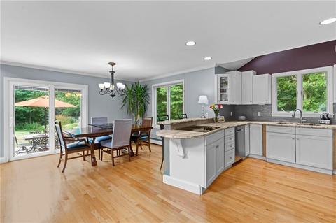 19 Katie Dr, Warren, RI 02885 photo 6