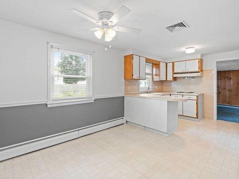 37 Foxcroft Ave, Warwick, RI 02889 photo 6