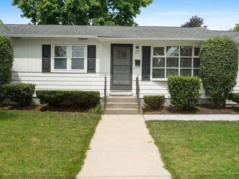 37 Foxcroft Ave, Warwick, RI 02889 photo 2