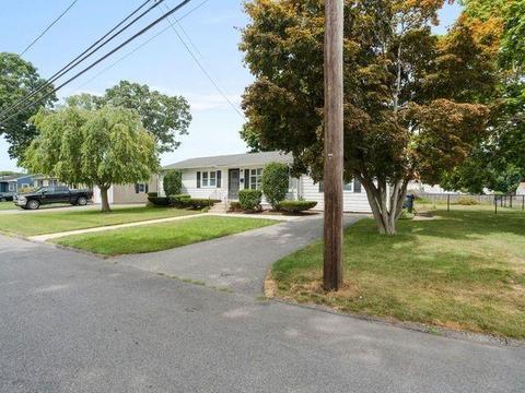 37 Foxcroft Ave, Warwick, RI 02889 photo 5