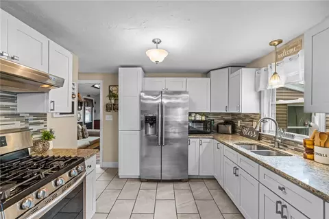 56 Marshall Rd, Woonsocket, RI 02895 photo 13