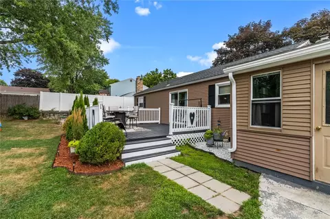 56 Marshall Rd, Woonsocket, RI 02895 photo 42
