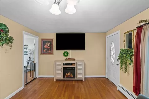 56 Marshall Rd, Woonsocket, RI 02895 photo 8