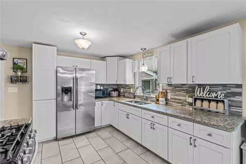 56 Marshall Rd, Woonsocket, RI 02895 photo 11