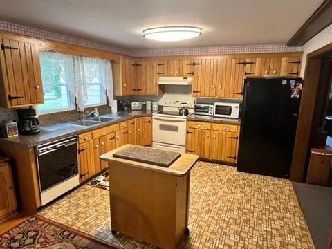 143 Manila Ave, Woonsocket, RI 02895 photo 9