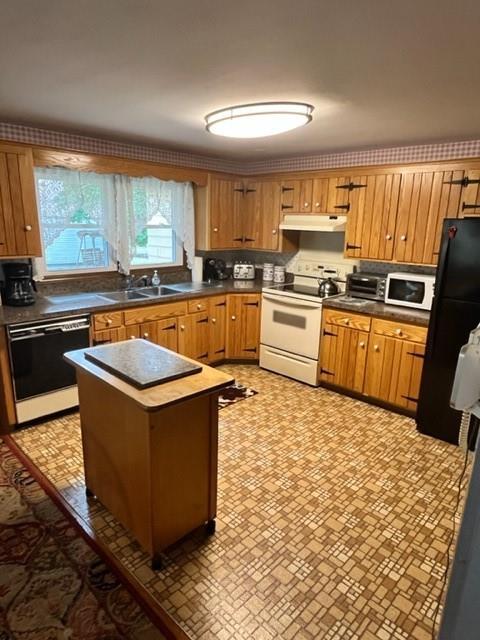 143 Manila Ave, Woonsocket, RI 02895 photo 10