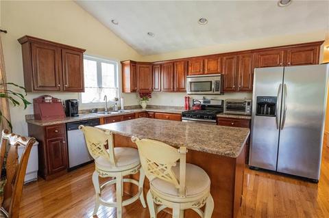 936 Warwick Ave, Warwick, RI 02888 photo 4