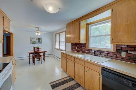 33 Park Ave, Coventry, RI 02816 photo 4