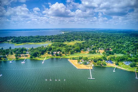 74 Adams Point Rd, Barrington, RI 02806