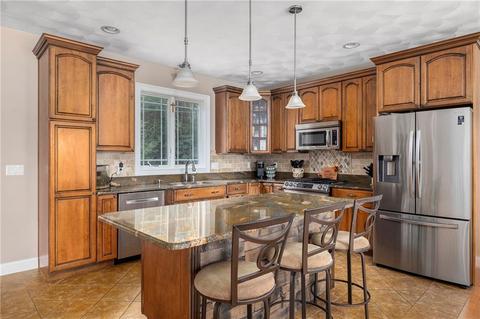 36 Capron Way, Glocester, RI 02814 photo 7