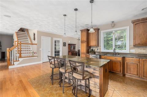 36 Capron Way, Glocester, RI 02814 photo 9