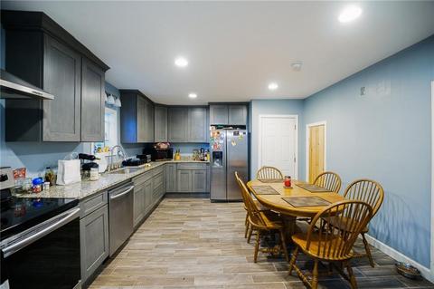534 S Main St, Woonsocket, RI 02895 photo 4