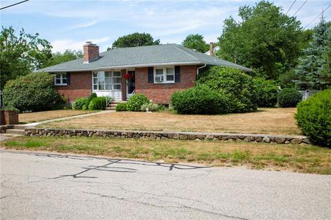 38 Henry St, Westerly, RI 02891 photo 2