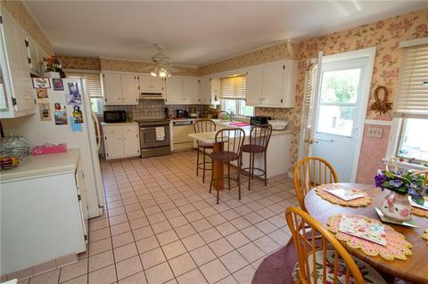 38 Henry St, Westerly, RI 02891 photo 9