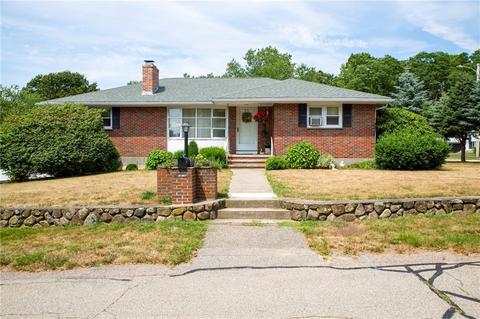 38 Henry St, Westerly, RI 02891 photo 4