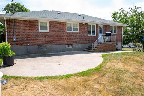 38 Henry St, Westerly, RI 02891 photo 5