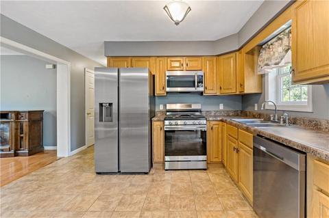 66 Ashaway Rd, Westerly, RI 02891 photo 3