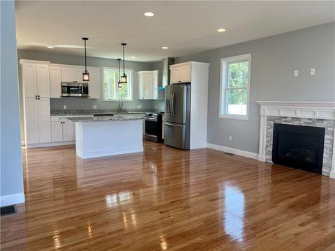 441 Louise St, Woonsocket, RI 02895 photo 4