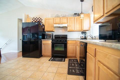 68 Pheasant Ave, Warwick, RI 02886 photo 8
