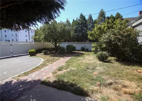 7 Grove Ave, Westerly, RI 02891 photo 4