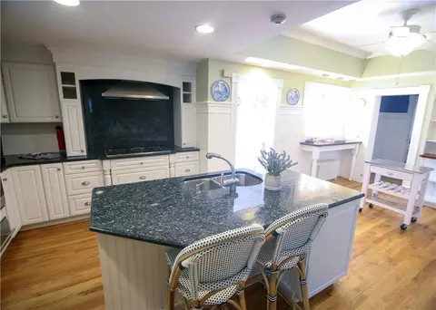 7 Grove Ave, Westerly, RI 02891 photo 5
