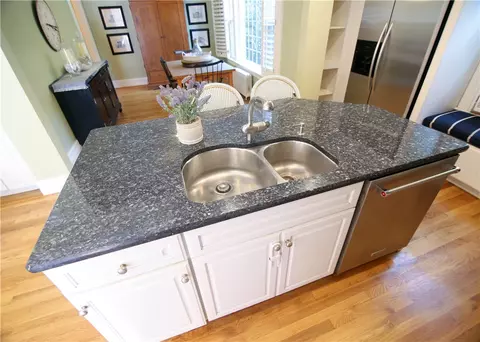 7 Grove Ave, Westerly, RI 02891 photo 9
