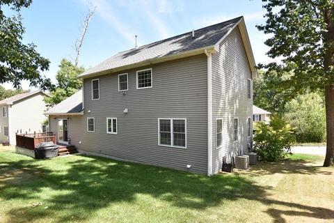 351 Gauthier Dr, Woonsocket, RI 02895 photo 3