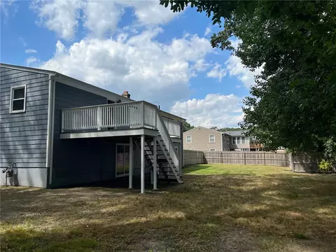106 Oberlin Dr, Warwick, RI 02886 photo 3