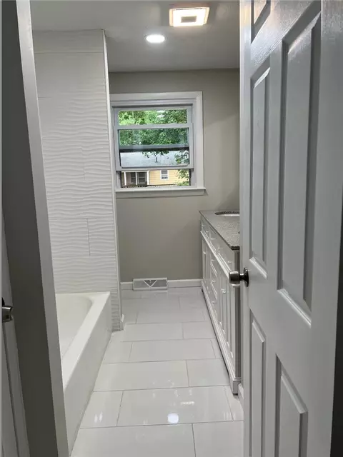 106 Oberlin Dr, Warwick, RI 02886 photo 12