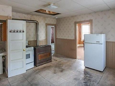 593 Wood Ave, Woonsocket, RI 02895 photo 7