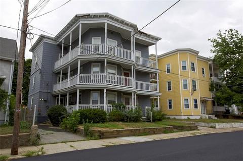 593 Wood Ave, Woonsocket, RI 02895 photo 2