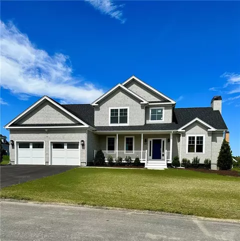 137 Ferreira Ave, Portsmouth, RI 02871