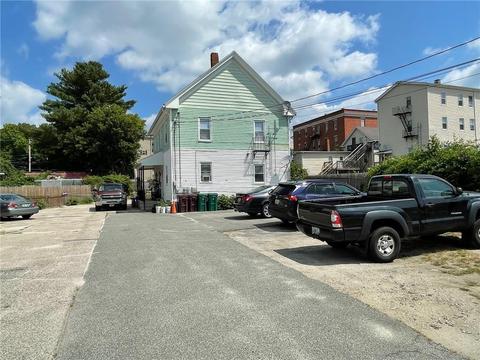 34 Elbow St, Woonsocket, RI 02895 photo 4