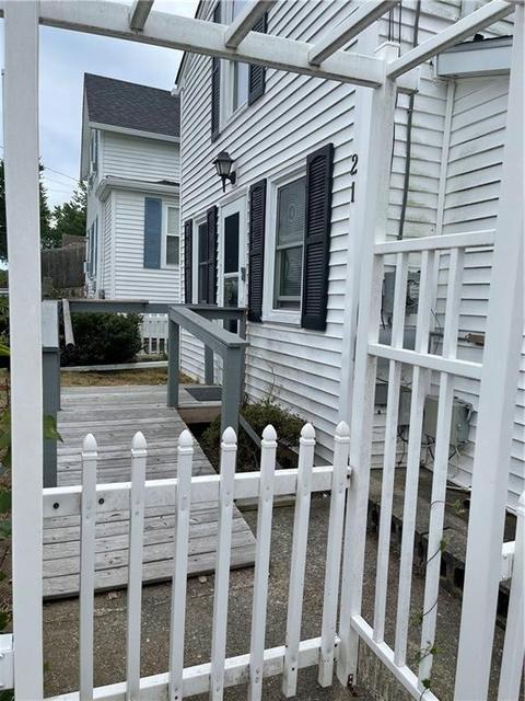 21 Logan St, Warwick, RI 02889 photo 4