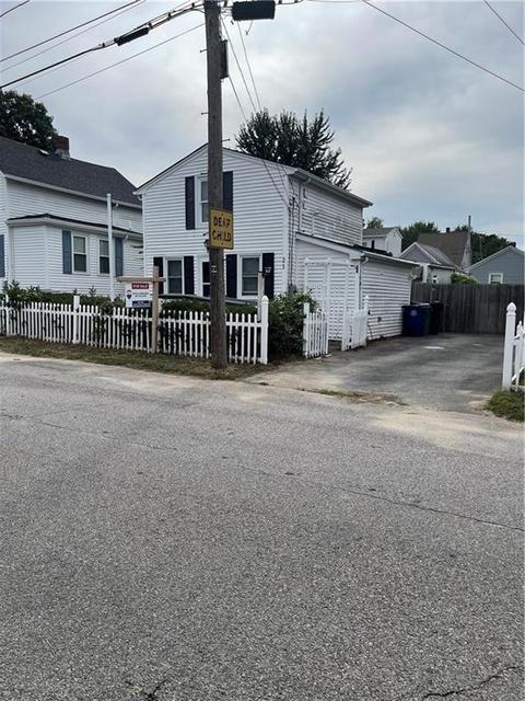 21 Logan St, Warwick, RI 02889 photo 2