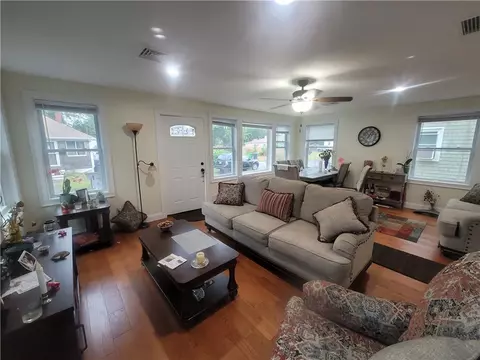 42 Fuller St, Warwick, RI 02889 photo 3