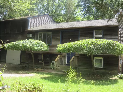 6 Tarbox Dr, Exeter, RI 02822 photo 1