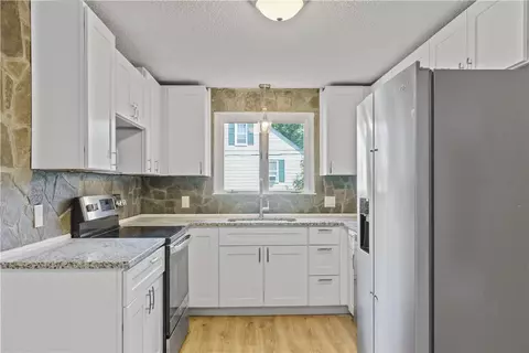 65 Rodman St, Woonsocket, RI 02895 photo 8