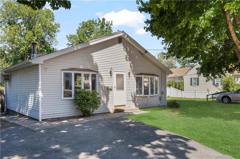 65 Rodman St, Woonsocket, RI 02895 photo 2