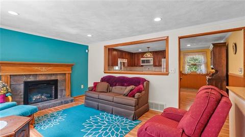 44 Morin St, Woonsocket, RI 02895 photo 9