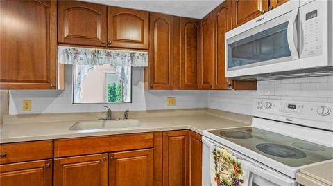 44 Morin St, Woonsocket, RI 02895 photo 5