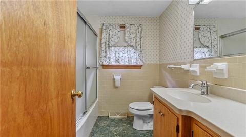 44 Morin St, Woonsocket, RI 02895 photo 12