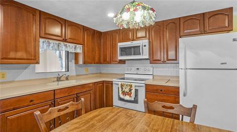 44 Morin St, Woonsocket, RI 02895 photo 3