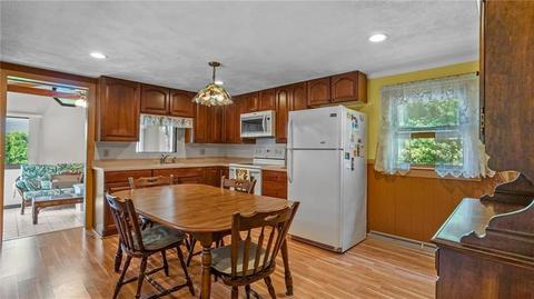 44 Morin St, Woonsocket, RI 02895 photo 4