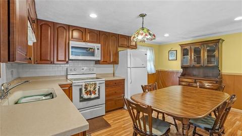 44 Morin St, Woonsocket, RI 02895 photo 7