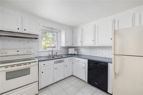 268 Morin St, Woonsocket, RI 02895 photo 6
