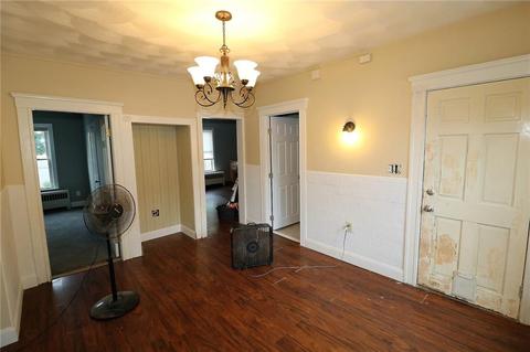 72 Mowry St, Woonsocket, RI 02895 photo 3