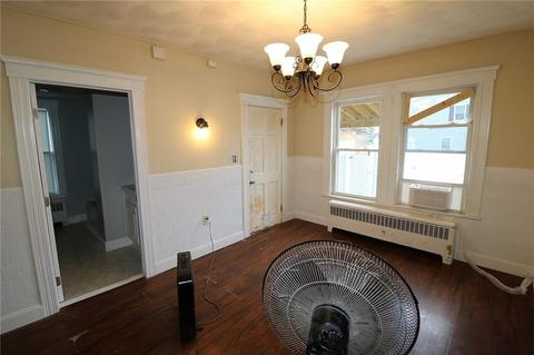 72 Mowry St, Woonsocket, RI 02895 photo 4