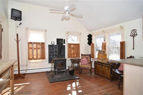 339 Commonwealth Ave, Warwick, RI 02886 photo 8