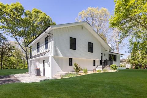 7 Valley Dr, Westerly, RI 02891 photo 1